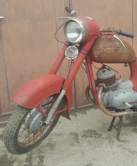 Jawa kývačka 125 - 3