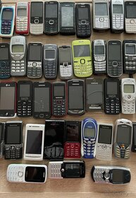 Sbírka  mobilních telefonu - 3
