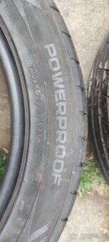 Nokian Powerproof 235/45/17 94Y - 3