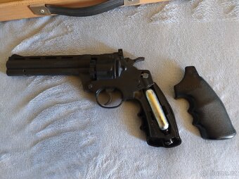 Vzduchový revolver Crosman 357 - 3