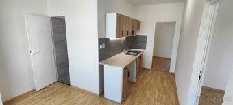 (603) Pronájem, byt 2+1, 71 m, Sídliště 734, Hostinné - 3