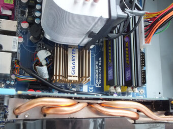 Počítač Intel Core 2 QUAD - 3