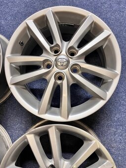 5x114,3 R16 Originál alu Toyota Auris / Avensis - ET 45 - 3