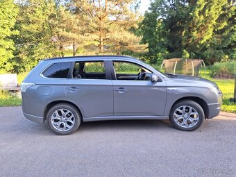 Mitsubishi Outlander PHEV - 2014 + zimní kola, odpočet DPH - 3