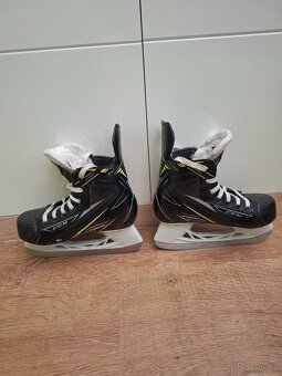 Hokejové brusle CCM 2092 - 3