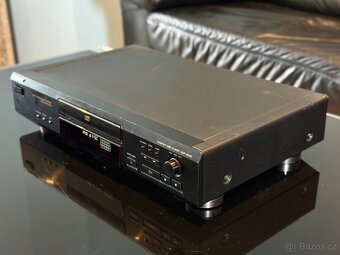 Sony CDP-XE220 - CD přehrávač - 3