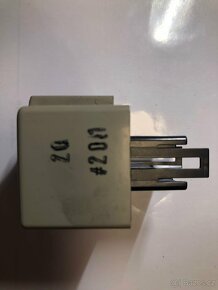 Toyota - RELÉ 8198005040 - 3