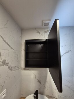 Zrcadlová skříňka - 3