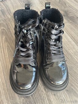 dívčí černé lesklé Next boty vel 30,5 - 3