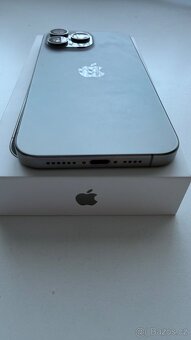iPhone 15 Pro Max, 256GB - 3
