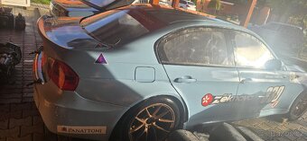 BMW e90 .WTCC kit Závodní auto - 3