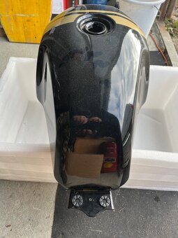 Royal Enfield-nádrž - 3