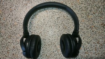 Sluchátka JBL Tune 520BT černá - 3