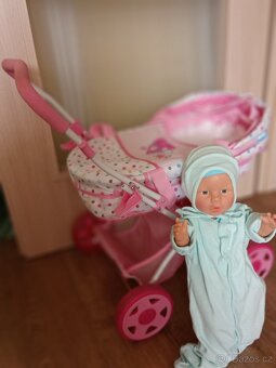 Dětský kočárek s čůracím chlapečkem - 3