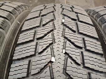 Zimní pneu Nokian 205/16C 110/108S - 3