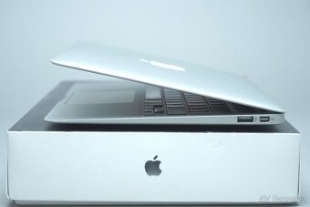 ZÁRUKA/Macbook Air 13.3"/I5 1.6HZ/8GB RAM/128GB SSD/CZ - 3