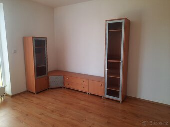 Pronájem bytu s balkonem 1+kk vč. garážového stání - 3