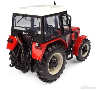 Model traktor zetor 7245 1:32 - 3