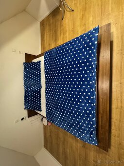 Postel z masivu 180x200cm, pěkný stav Zlín - 3