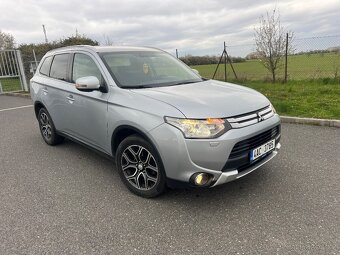 Mitsubishi Outlander 3 2015 2.2d 110kw 7mist 4x4 automat kam - 3