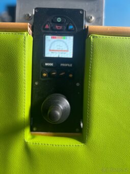 Dětský elektrický invalidní vozík - 3