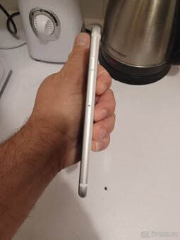 Apple iPhone SE 2020 - 3