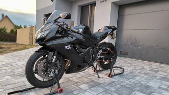Suzuki GSX-R 750 K9 - 3