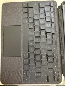 Logitech Combo Touch pro iPad 10.2" (7., 8. a 9. Gen) - UK - 3