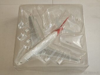 Airbus 380 Qantas, Aibus 330 Hawaiian, Herpa 1:200 - 3