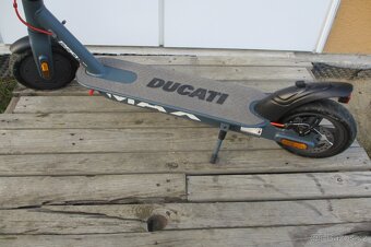 Elektrická koloběžka DUCATI PRO-I EVO MAX SAFE RIDE - 3
