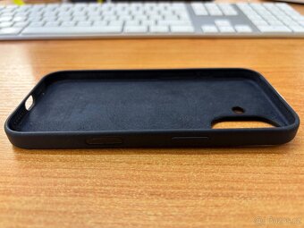 Apple Silikonový kryt s MagSafe na iPhone 16 – černý - 3