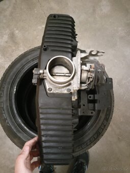 Sání + škrtící klapka M52B25 - 3