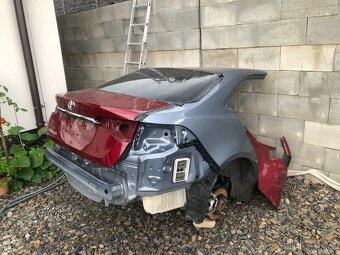 Toyota corolla E 21 sedan P.Z Ctvrtka blatnik - 3