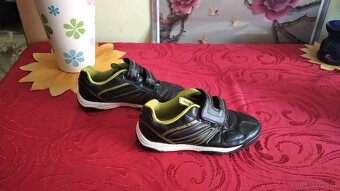 NOVÁ PĚKNÁ DĚTSKÁ VELMI TEPLÁ VESTA ZA POLOVINU.VELIKOST 140 - 3