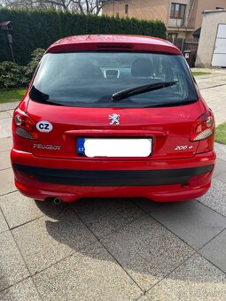 Peugeot 206+ 1,4i MT5, r. 2010 - 3