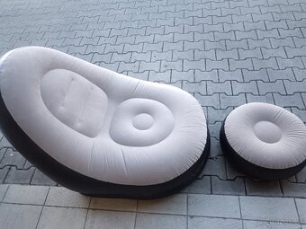 Nafukovací křeslo Intex s taburetem - 3