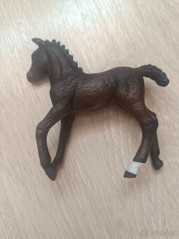 Schleich firurka koně Hříbě Storm z časopisu Horse club - 3