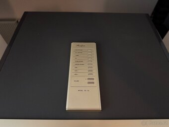 Accuphase C-2400; P-700 - 3