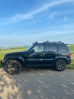 Jeep Cherokee (rok 2003) - 3
