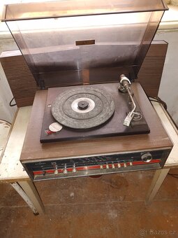 Retro gramo rádio, gramofon - 3