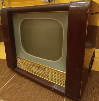stará televize REKORD - 3