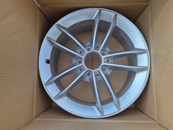 Mercedes Benz sada 4kusů 16" alu disků (6,5Jx16 H2 ET44) - 3