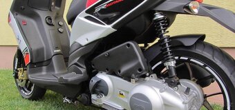 Motocykl skútr aprilia 125 sr Motard - 3