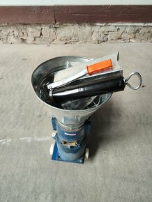 Peletovací lis, granulovač typ PL150 4 kW, zesílené válce - 3