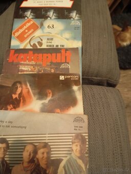 CD,Mc Lp a malý vinyl fota uvnitř - 3