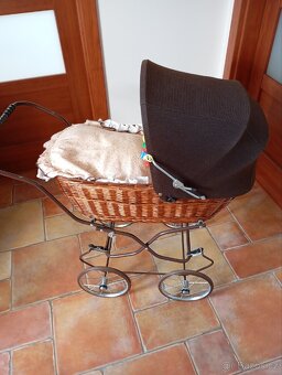 Retro kočárek pro panenky - 3