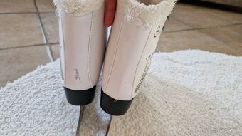 Dívčí lední brusle 34, Sulov - 3