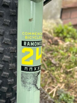 Dětské kolo 24, Commencal Ramones 24 od 130cm, Shimano Deore - 3