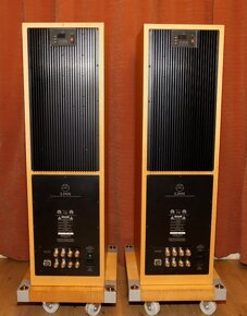 Linn Komri Speakers ( Price : 3000 EUR ) - 3
