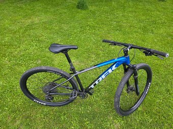 Trek Marlin 8 barva černo - modrá, velikost M/L - unisex - 3
